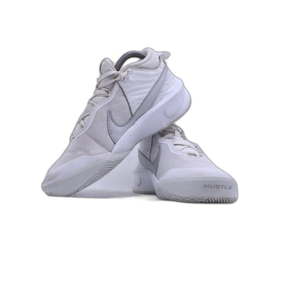Nike Team Hustle D10 Sneaker