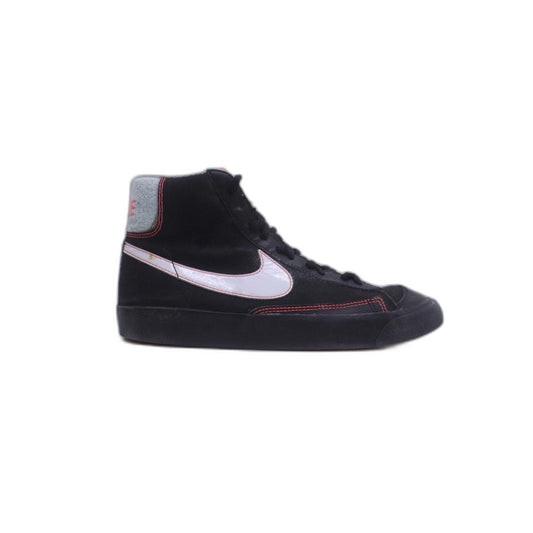 Nike Blazer Mid 77 Black Atomic Pink Sneaker