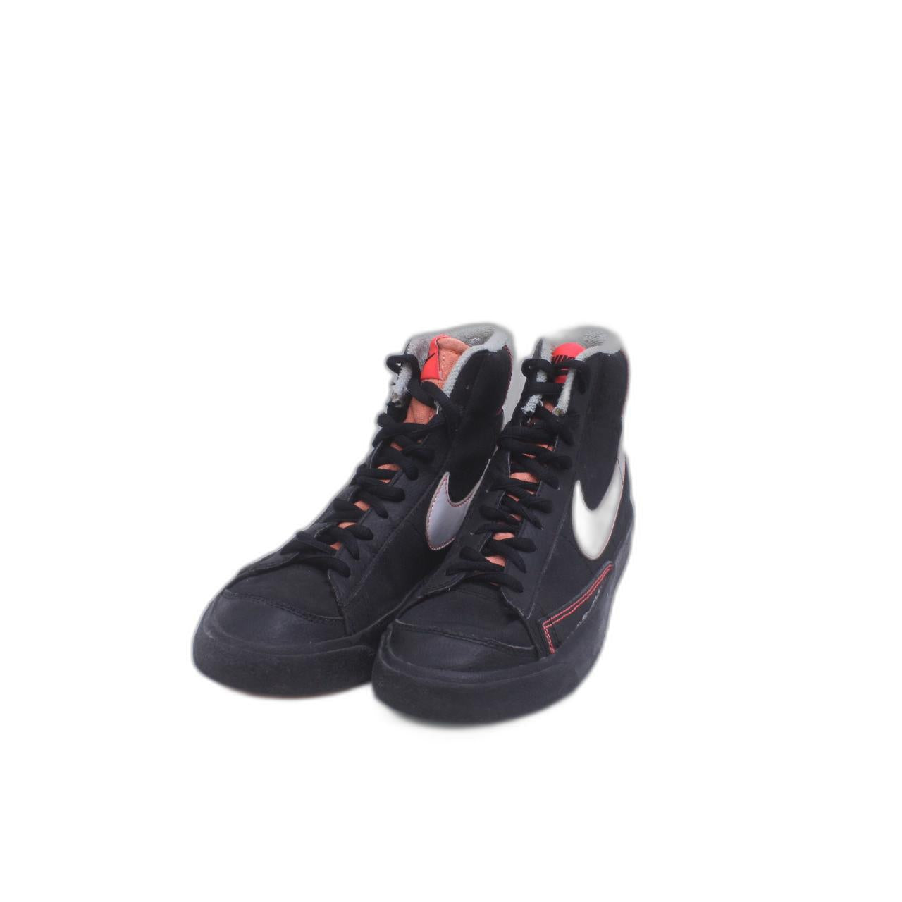 Nike Blazer Mid 77 Black Atomic Pink Sneaker