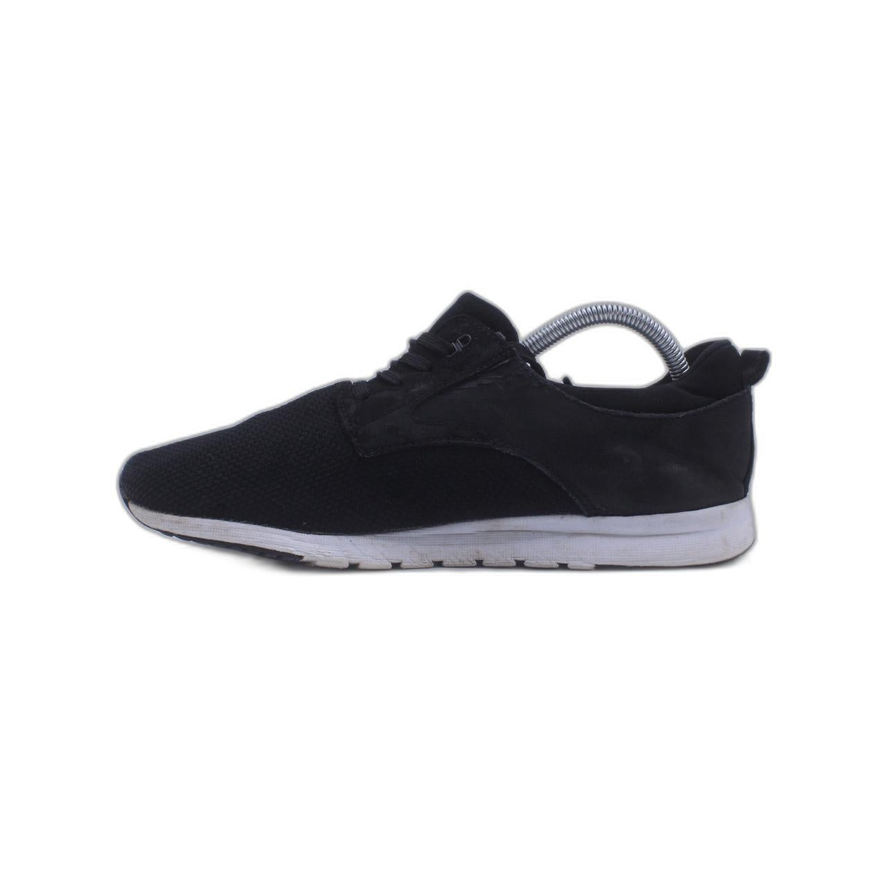 Cardiff Black Sneaker