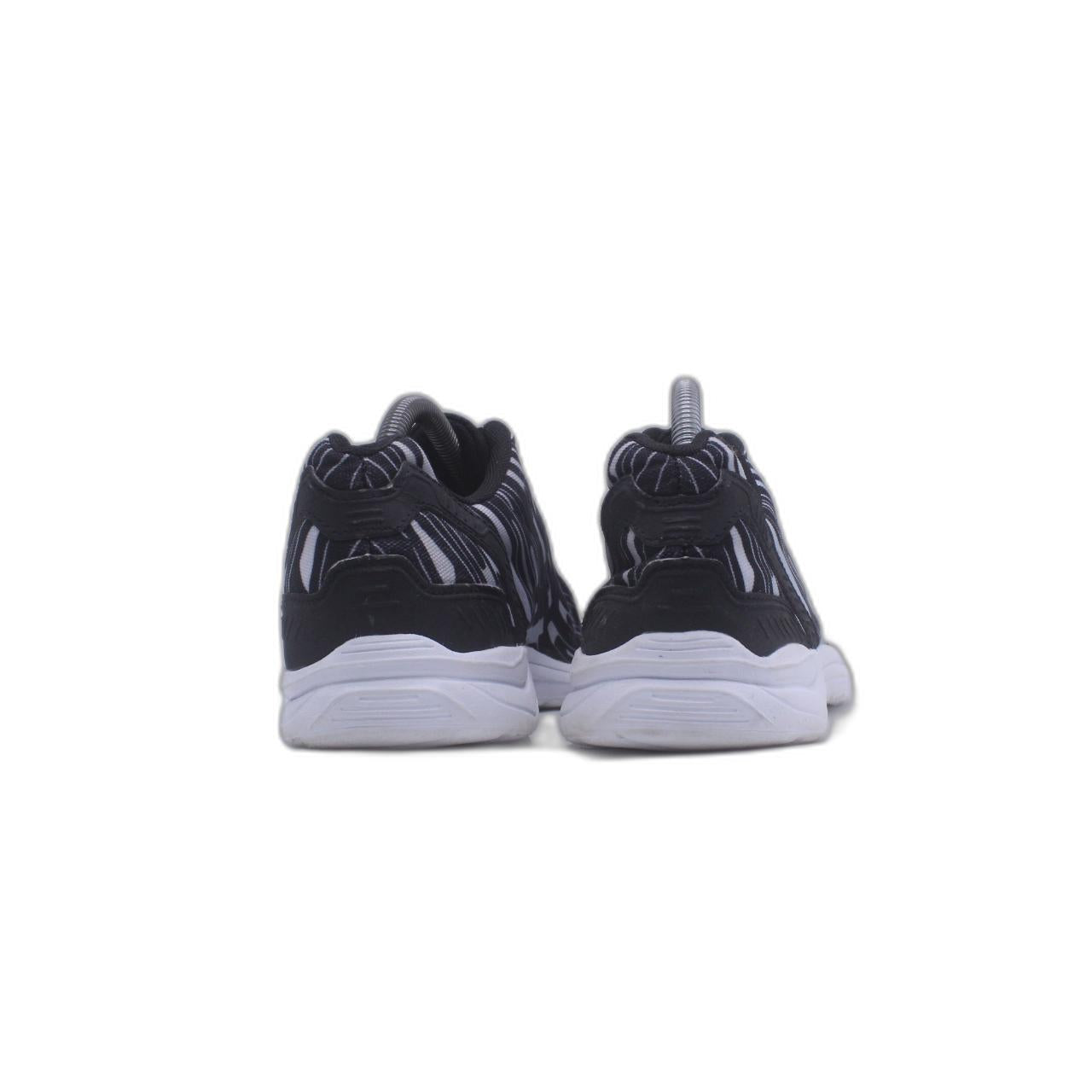 Black Comfortable Sneaker