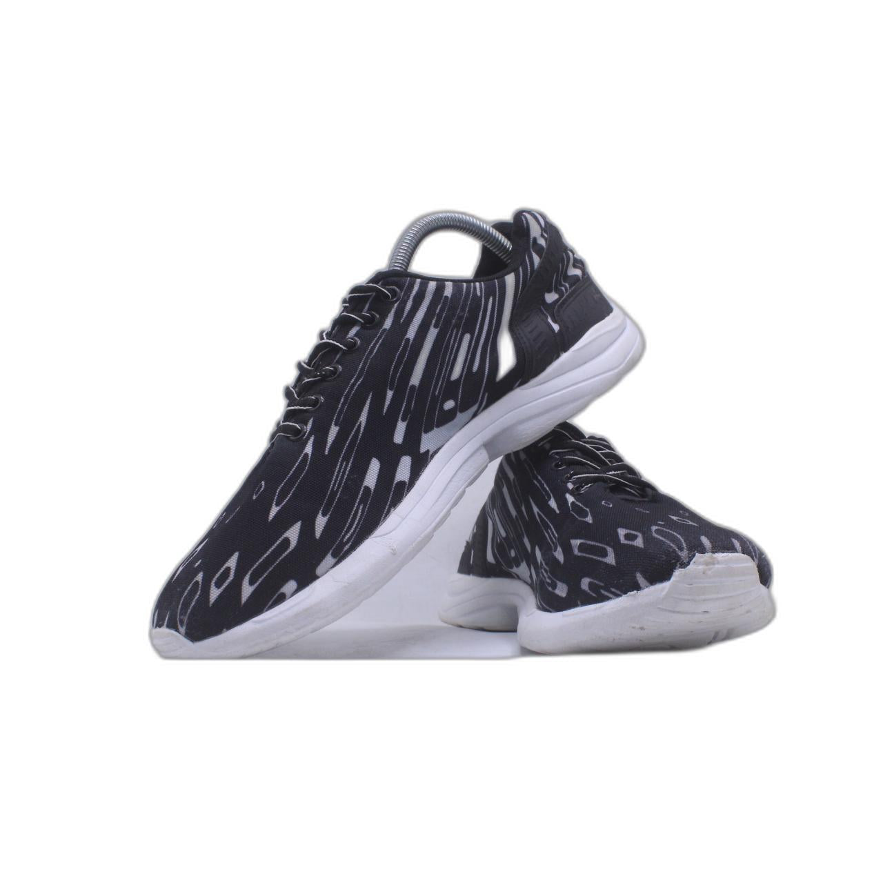 Black Comfortable Sneaker