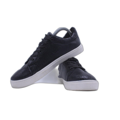 She & In Shoes Casual Sneakers Black Faux Leather Scale Embossed Low Top