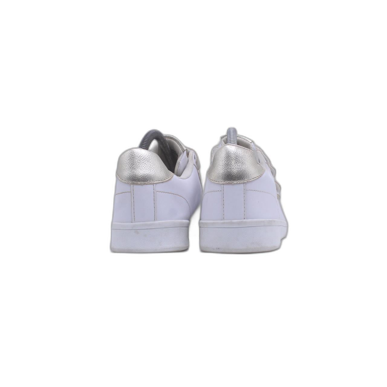 UNYK White Women Casual Shoe