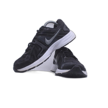 Nike Dart 10 Sneaker