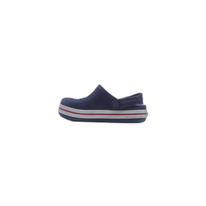 Crocs Unisex  Relaxed Fit Closed-Toe Shoe