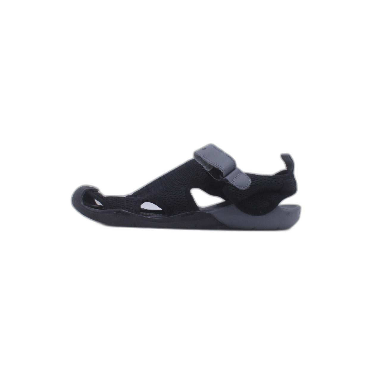 BALCK CROCS SLIPPER