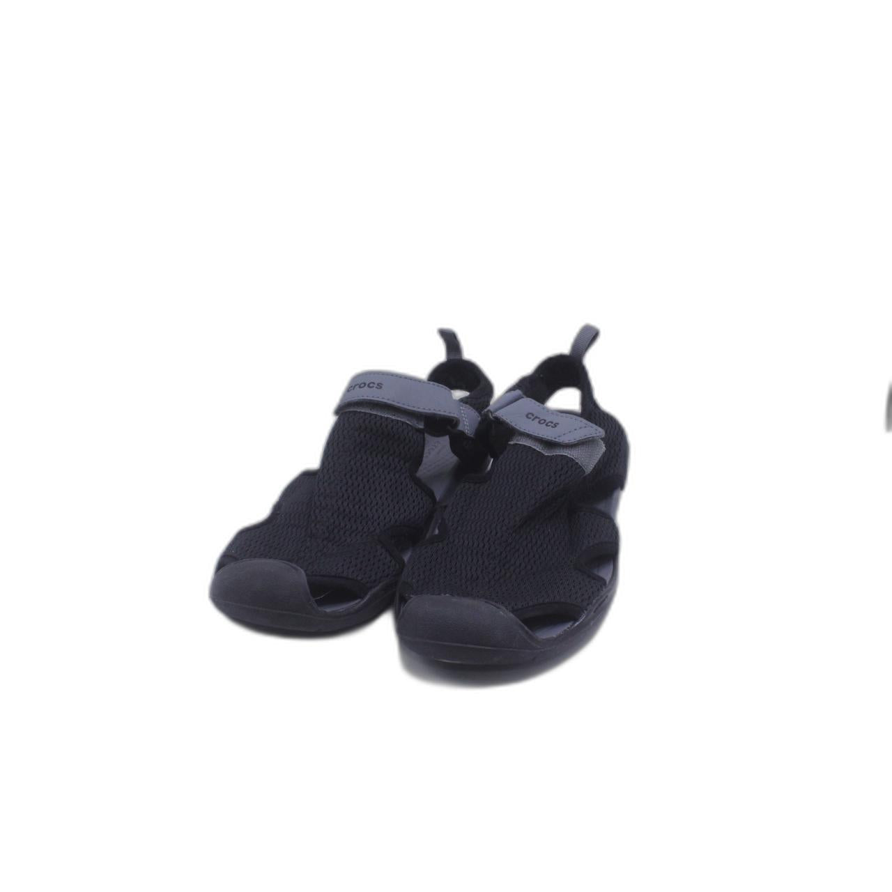 BALCK CROCS SLIPPER