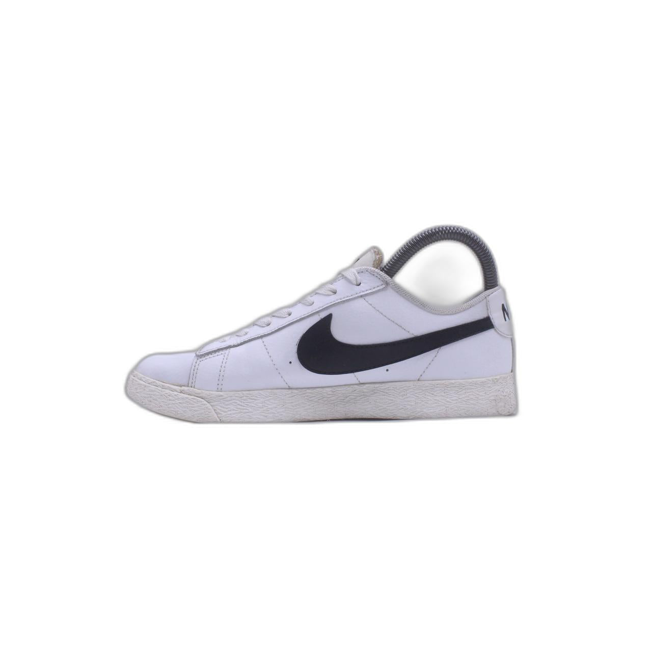 Nike White Casual Shoe