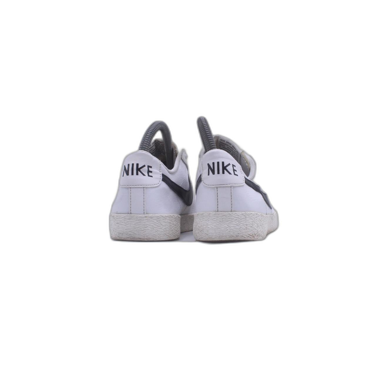 Nike White Casual Shoe