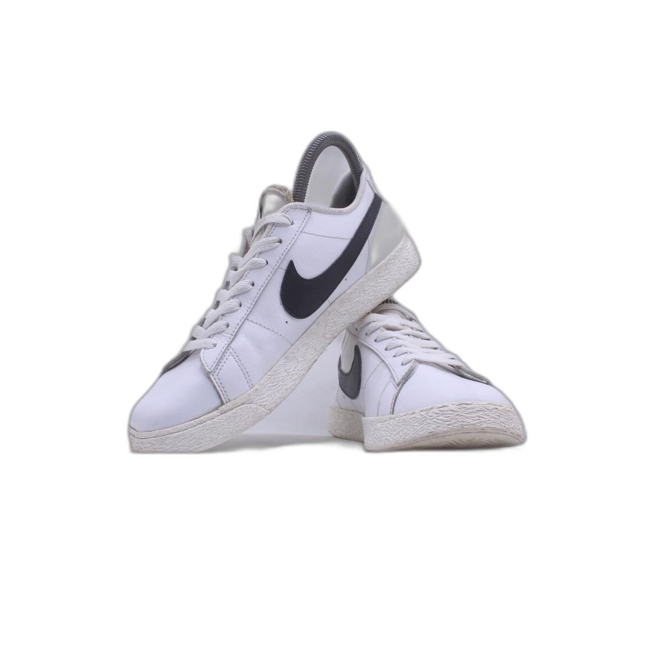 Nike White Casual Shoe