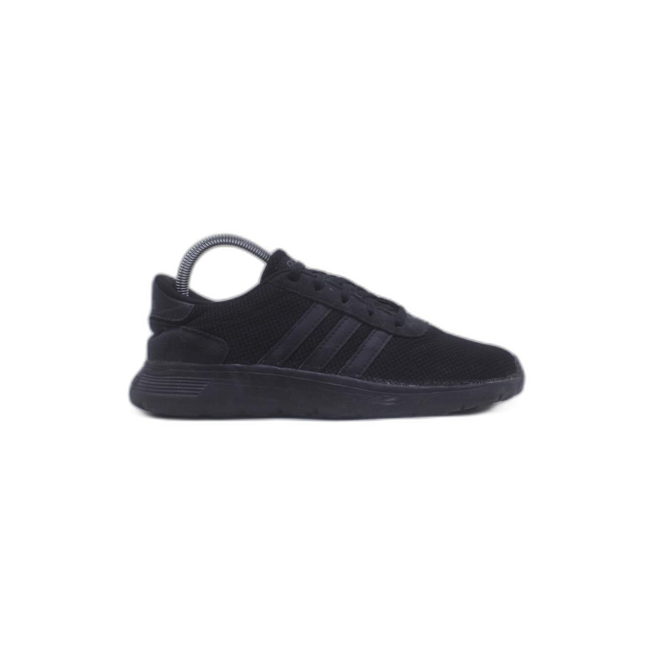 Adidas Black Sneaker