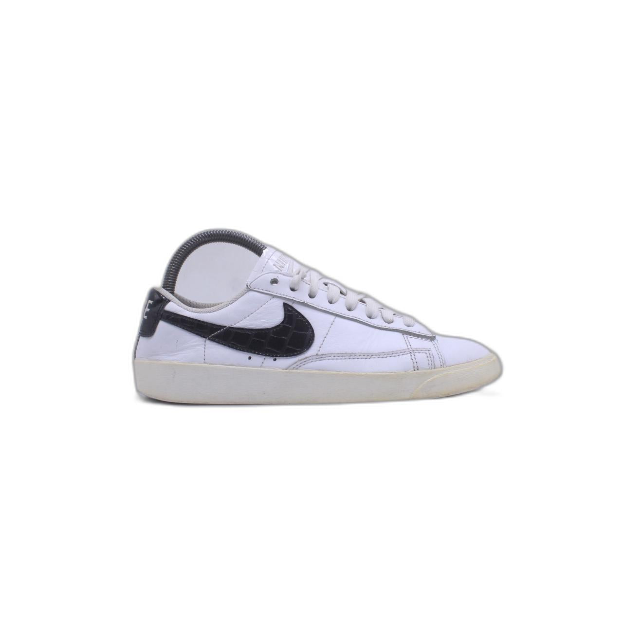 Nike Blazer Low Leather White Black Sneaker