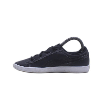 Puma Black Leather Sneakers. Black Satin Ribbon Laces