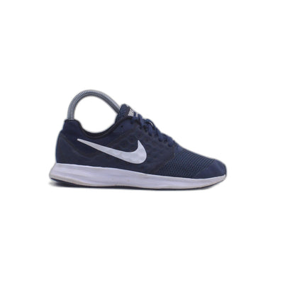 Nike Youth Downshifter 7 Low Top Athletic Shoe
