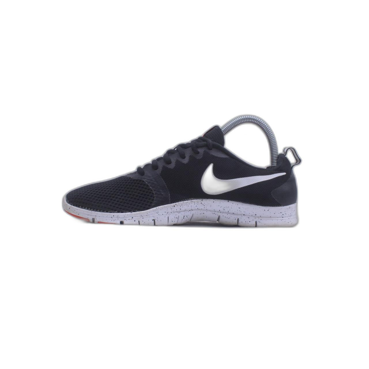 Nike Women's Free TR Focus Flyknit Training Shoe