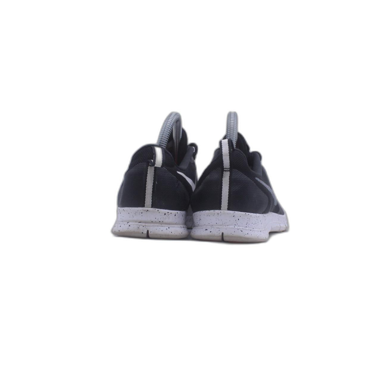 Nike Women's Free TR Focus Flyknit Training Shoe