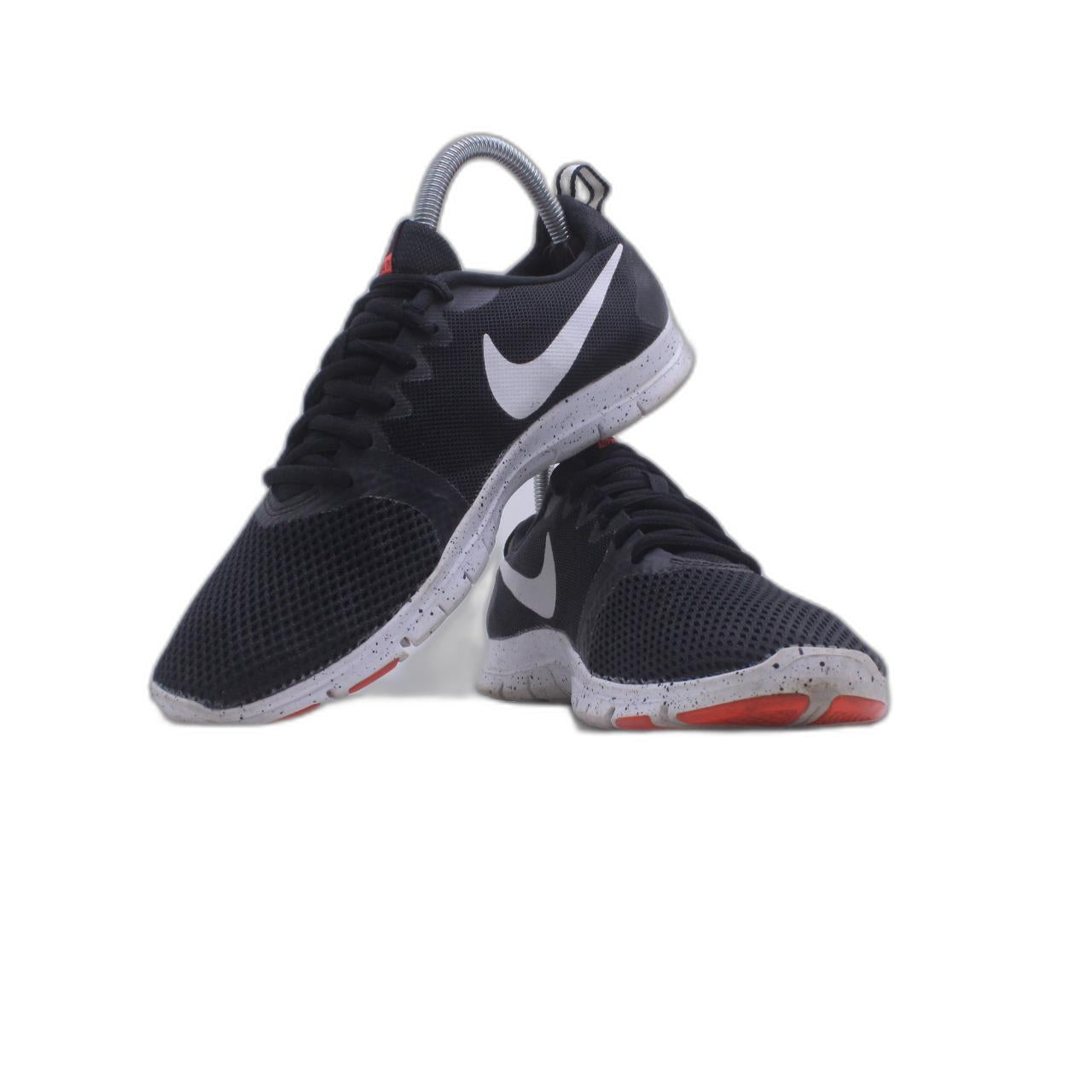 Nike Women's Free TR Focus Flyknit Training Shoe