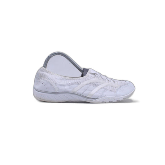 Skechers Womens Breathe-Easy Simple Pleasure White Casual Flat