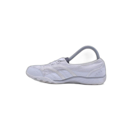 Skechers Womens Breathe-Easy Simple Pleasure White Casual Flat