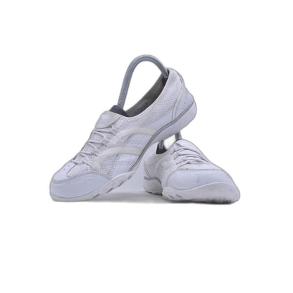 Skechers Womens Breathe-Easy Simple Pleasure White Casual Flat