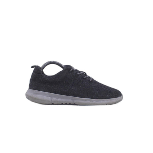 Black Comfortable Sneaker