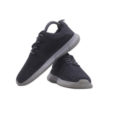 Black Comfortable Sneaker