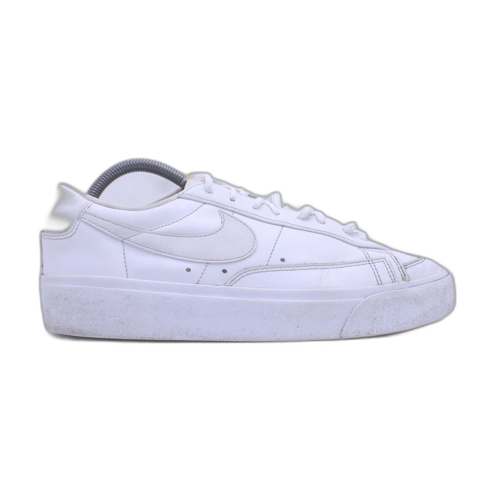 all white nike blazer low