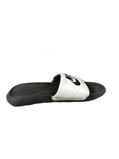 Nike Men s Victori One slide in black with a white