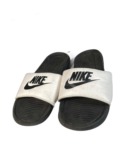 Nike Men s Victori One slide in black with a white
