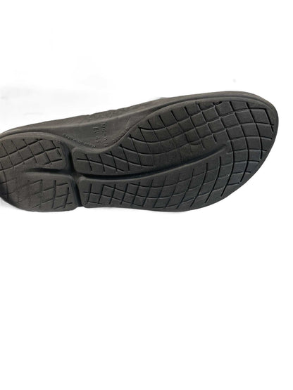 OOFOS Black Slide