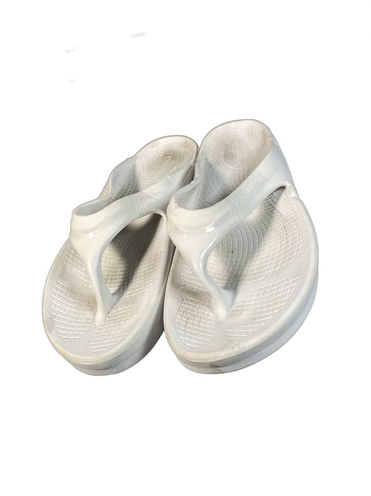 OOFOS White Slide