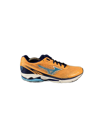 Mizuno Wave Rider 16 stands shoe