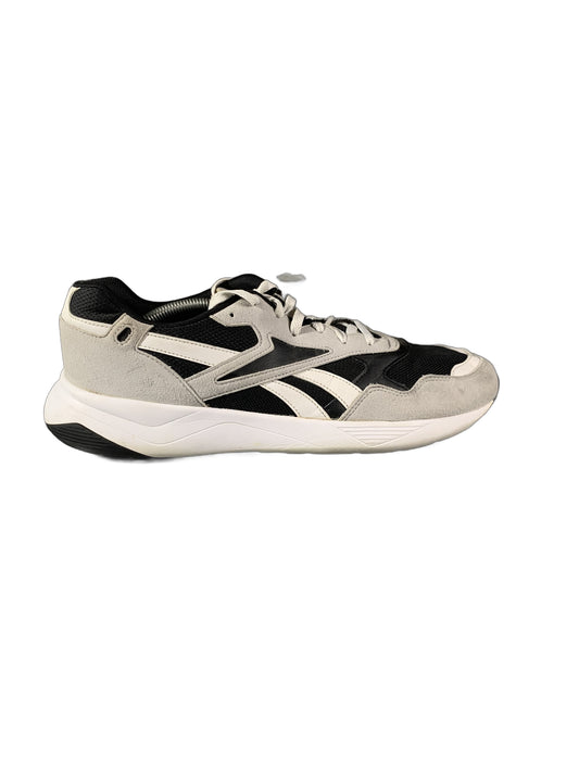 Reebok Classic Dashonic in gray, black Shoe