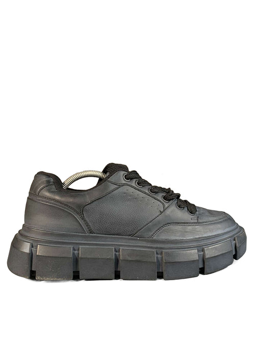 Zara Black Sneaker