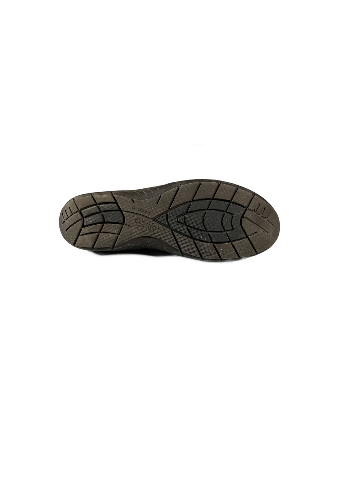 casual lace-up walking shoe