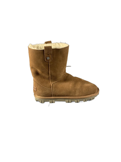 Tommy Bahama  chestnut suede boot
