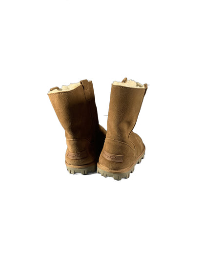 Tommy Bahama  chestnut suede boot