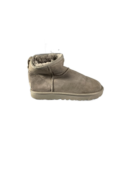 UGG  Classic Ultra Mini boot