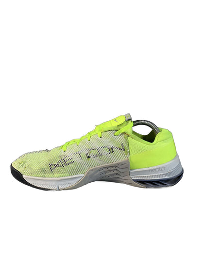Nike Metcon 8 in the vibrant Shoe