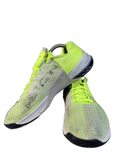 Nike Metcon 8 in the vibrant Shoe
