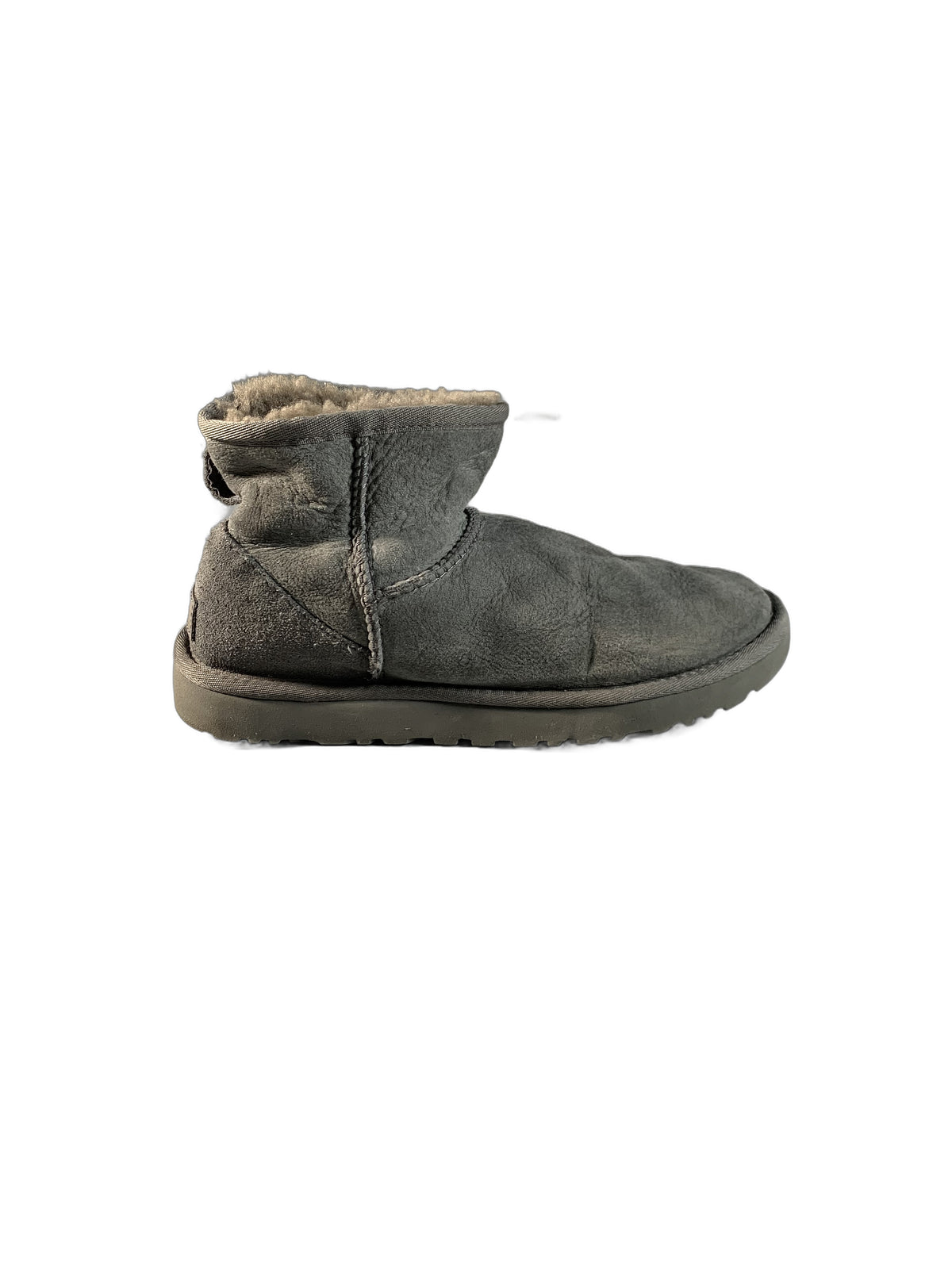 UGG Classic Mini or Classic Ultra Min
