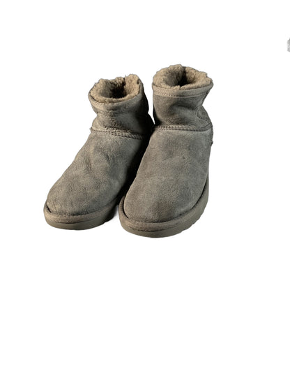 UGG Classic Ultra Mini or Classic Min boot