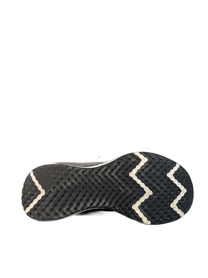 Nike Revolution Sneaker