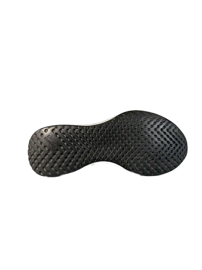 Nike Revolution Sneaker