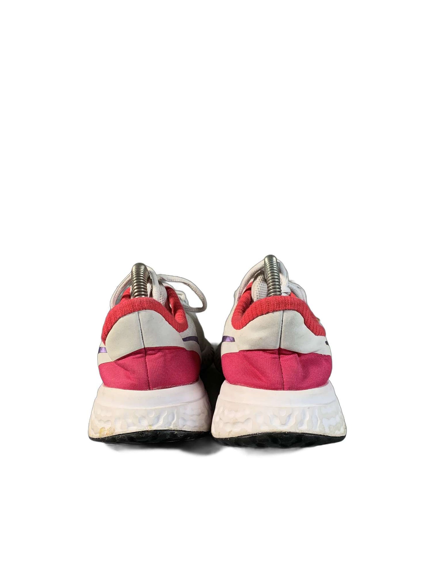 Nike Revolution Sneaker