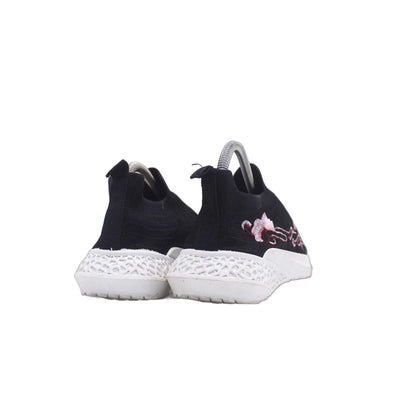 X-touch Black Slip On