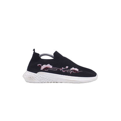 X-touch Black Slip On