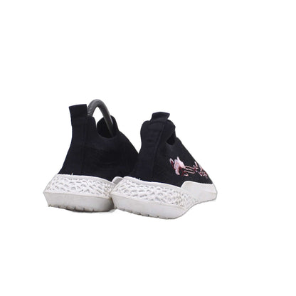 X-touch Black Slip On