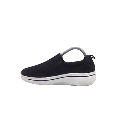 Skechers Ultra Go Arch Fit Black Slip On